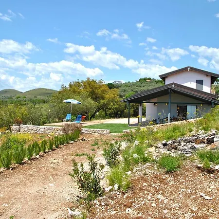 Holiday home Red Roses Al Piano Terra In *