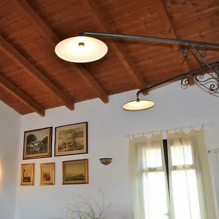 Holiday home Red Roses Al Piano Terra In Itri